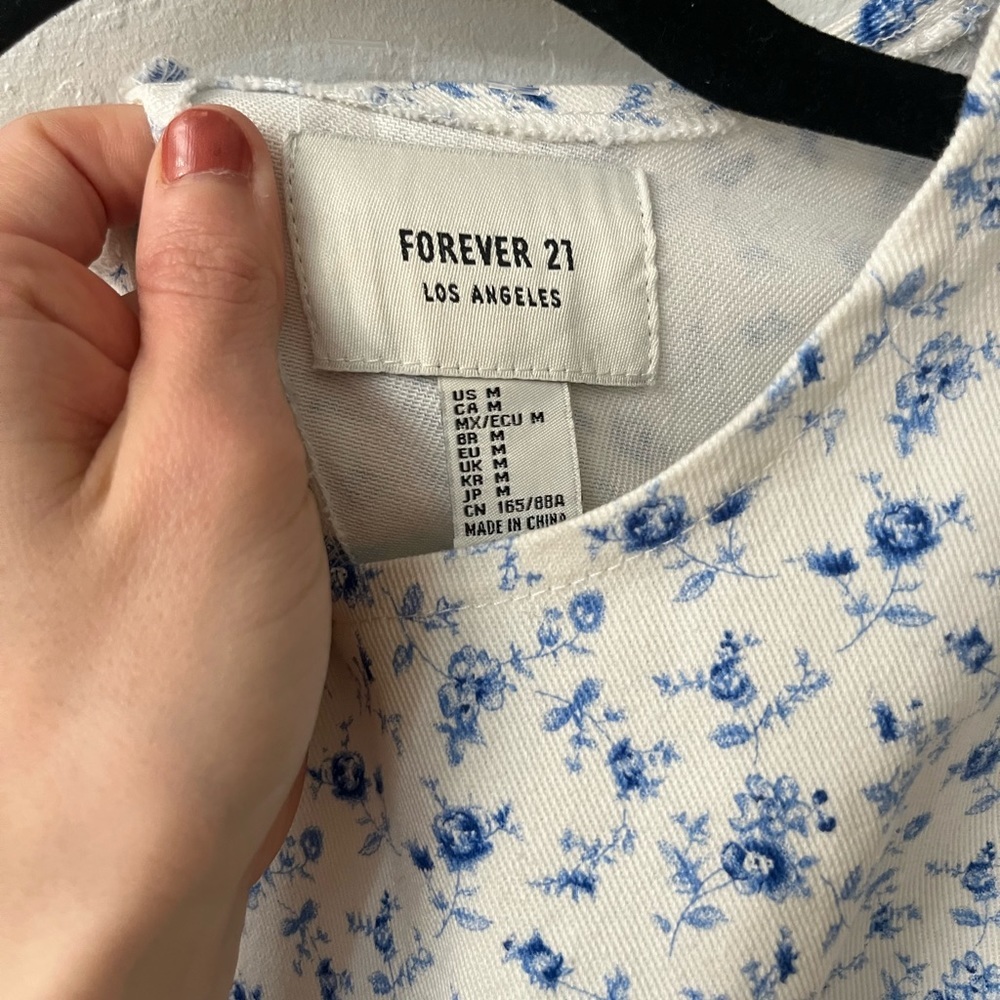 Forever 21 White and Blue Floral Cotton Puff Sleeve Dress - Picture 11 of 13